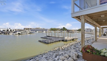 545 Lakeshore Drive, Port Clinton, 43452, 2 Bedroom Bedrooms, ,2 BathroomBathrooms,Residential,For Sale,Lakeshore,20263704