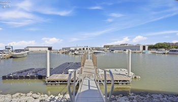 545 Lakeshore Drive, Port Clinton, 43452, 2 Bedroom Bedrooms, ,2 BathroomBathrooms,Residential,For Sale,Lakeshore,20263704