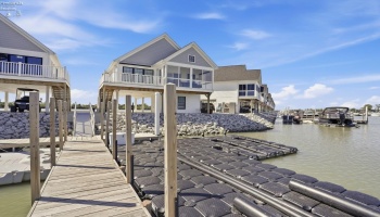 545 Lakeshore Drive, Port Clinton, 43452, 2 Bedroom Bedrooms, ,2 BathroomBathrooms,Residential,For Sale,Lakeshore,20263704