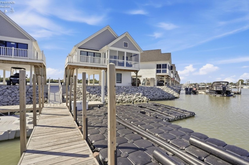 545 Lakeshore Drive, Port Clinton, 43452, 2 Bedroom Bedrooms, ,2 BathroomBathrooms,Residential,For Sale,Lakeshore,20263704