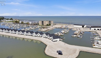 545 Lakeshore Drive, Port Clinton, 43452, 2 Bedroom Bedrooms, ,2 BathroomBathrooms,Residential,For Sale,Lakeshore,20263704