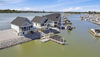 545 Lakeshore Drive, Port Clinton, 43452, 2 Bedroom Bedrooms, ,2 BathroomBathrooms,Residential,For Sale,Lakeshore,20263704
