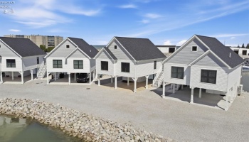 545 Lakeshore Drive, Port Clinton, 43452, 2 Bedroom Bedrooms, ,2 BathroomBathrooms,Residential,For Sale,Lakeshore,20263704