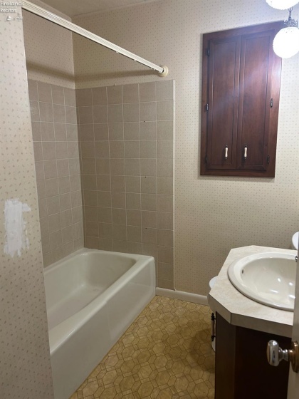319 Bell Avenue, Sandusky, 44870, 3 Bedroom Bedrooms, ,2 BathroomBathrooms,Residential,For Sale,Bell,20263714