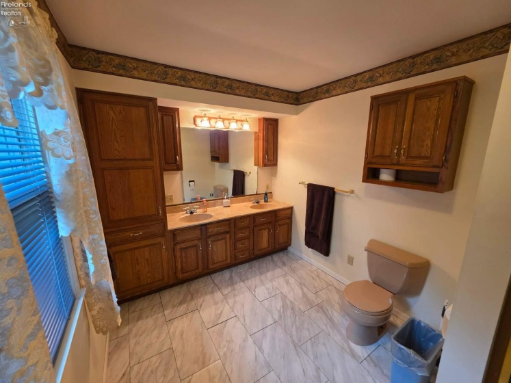 2431 Tiffin Road, Fremont, 43420, 3 Bedroom Bedrooms, ,3 BathroomBathrooms,Residential,For Sale,Tiffin,20263509