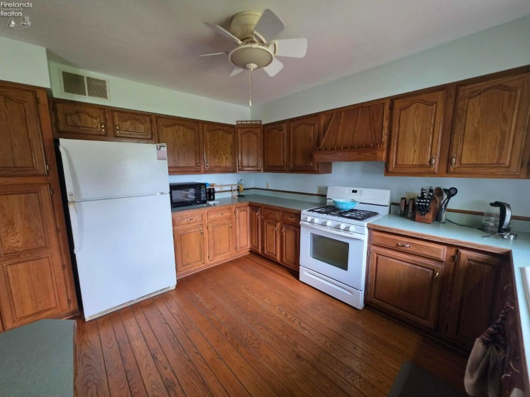 2431 Tiffin Road, Fremont, 43420, 3 Bedroom Bedrooms, ,3 BathroomBathrooms,Residential,For Sale,Tiffin,20263509