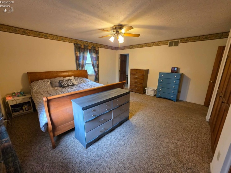 2431 Tiffin Road, Fremont, 43420, 3 Bedroom Bedrooms, ,3 BathroomBathrooms,Residential,For Sale,Tiffin,20263509