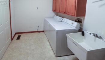 312 Glen, Elyria, 44035, 2 Bedroom Bedrooms, ,1 BathroomBathrooms,Residential,For Sale,Glen,20263728