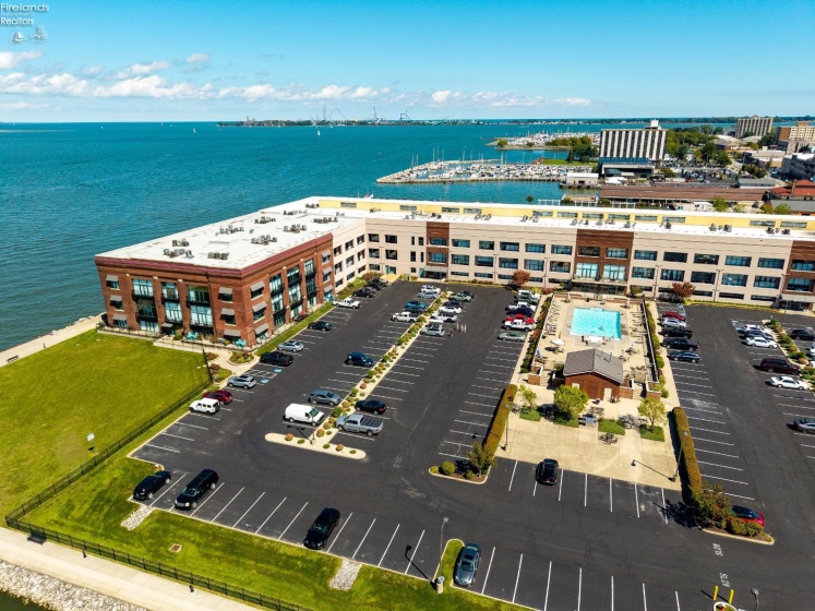 401 Shoreline Drive, Sandusky, 44870, 2 Bedroom Bedrooms, ,2 BathroomBathrooms,Residential,For Sale,Shoreline,20263673