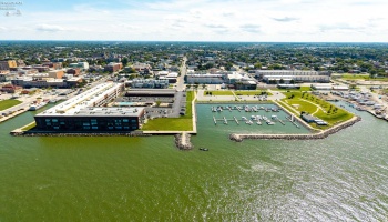 401 Shoreline Drive, Sandusky, 44870, 2 Bedroom Bedrooms, ,2 BathroomBathrooms,Residential,For Sale,Shoreline,20263673