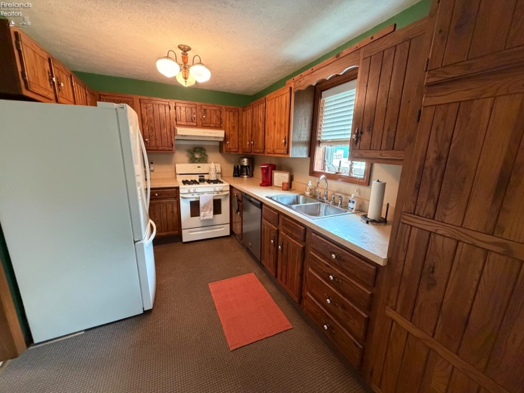 180 Main Street, New London, 44851, 5 Bedroom Bedrooms, ,2 BathroomBathrooms,Residential,For Sale,Main,20263733