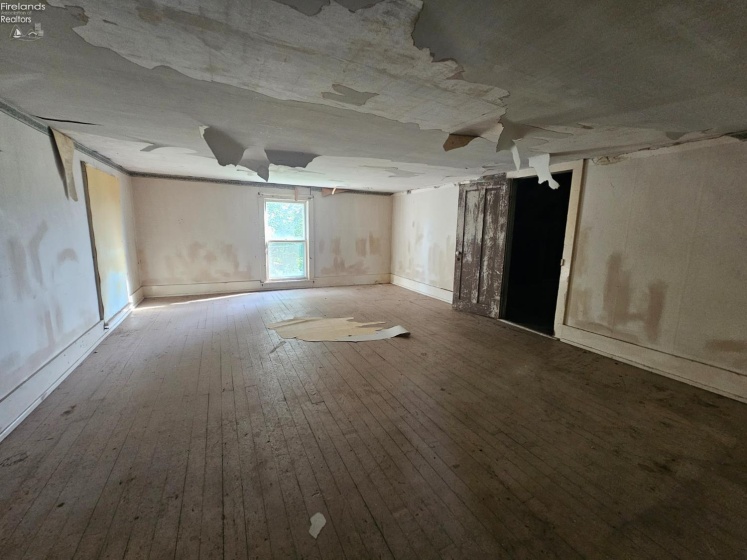 670 CR 260, Clyde, 43410, 4 Bedroom Bedrooms, ,1 BathroomBathrooms,Residential,For Sale,CR 260,20263707