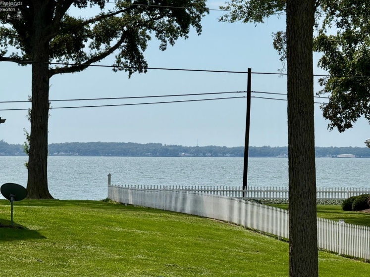 111 Lakeshore Drive, Kelleys Island, 43438, 2 Bedroom Bedrooms, ,2 BathroomBathrooms,Residential,For Sale,Lakeshore,20263724