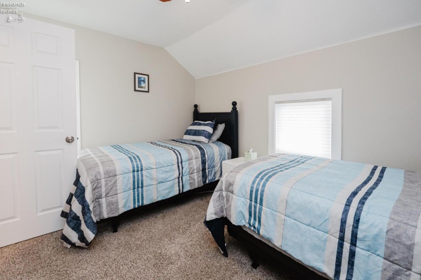 421 4th, Port Clinton, 43452, 2 Bedroom Bedrooms, ,1 BathroomBathrooms,Residential,For Sale,4th,20263747