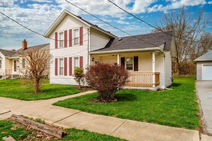 421 4th, Port Clinton, 43452, 2 Bedroom Bedrooms, ,1 BathroomBathrooms,Residential,For Sale,4th,20263747