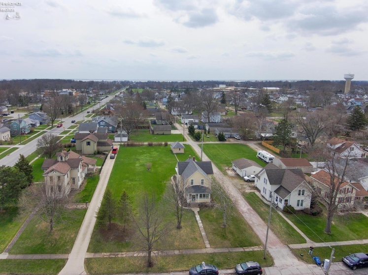 421 4th, Port Clinton, 43452, 2 Bedroom Bedrooms, ,1 BathroomBathrooms,Residential,For Sale,4th,20263747