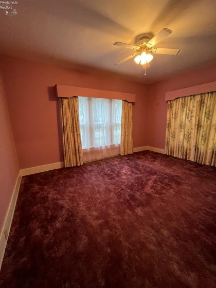 404 Maple Street, Clyde, 43410, 2 Bedroom Bedrooms, ,1 BathroomBathrooms,Residential,For Sale,Maple,20263752