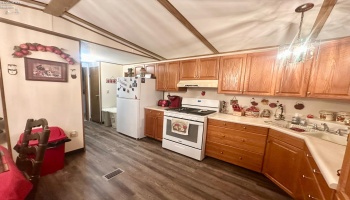 1420 Main Street, Bellevue, 44811, 2 Bedroom Bedrooms, ,2 BathroomBathrooms,Residential,For Sale,Main,20263751 1420 Main Street, Bellevue, 44811, 2 Bedroom Bedrooms, ,2 BathroomBathrooms,Residential,For Sale,Main,20263751