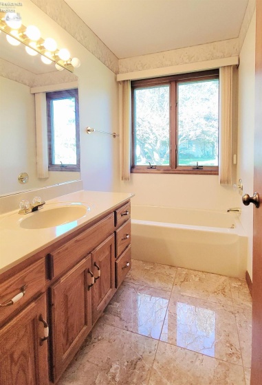 813 Elizabeth Drive, Huron, 44839, 3 Bedroom Bedrooms, ,2 BathroomBathrooms,Residential,For Sale,Elizabeth,20263773