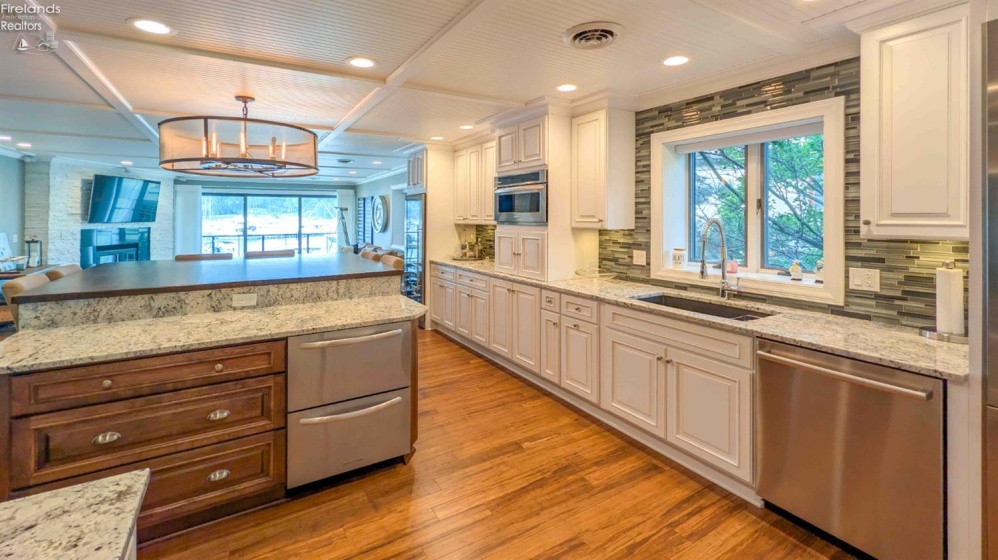 3258 Marina View Drive, Port Clinton, 43452, 3 Bedroom Bedrooms, ,2 BathroomBathrooms,Residential,For Sale,Marina View,20263703