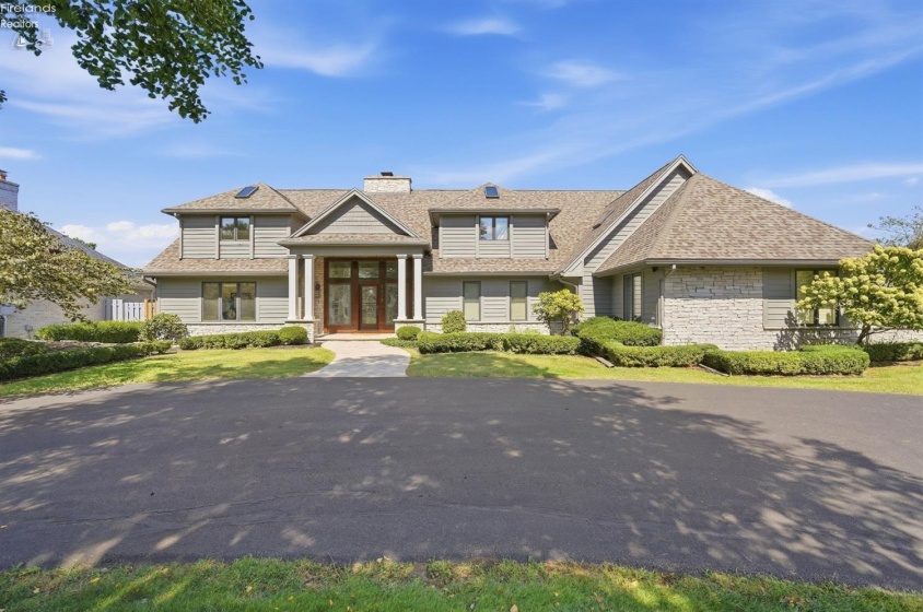 2078 Driftwood Lane, Oregon, 43616, 4 Bedroom Bedrooms, ,4 BathroomBathrooms,Residential,For Sale,Driftwood,20263730