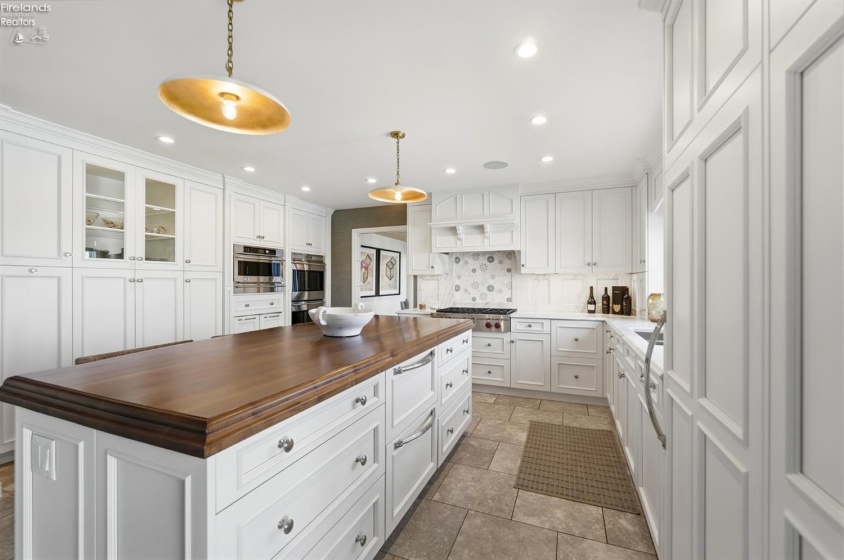 2078 Driftwood Lane, Oregon, 43616, 4 Bedroom Bedrooms, ,4 BathroomBathrooms,Residential,For Sale,Driftwood,20263730
