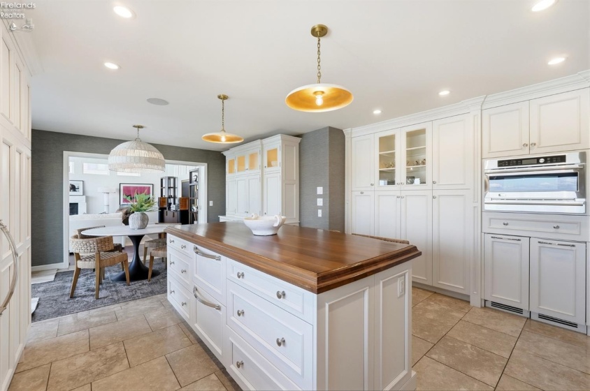 2078 Driftwood Lane, Oregon, 43616, 4 Bedroom Bedrooms, ,4 BathroomBathrooms,Residential,For Sale,Driftwood,20263730