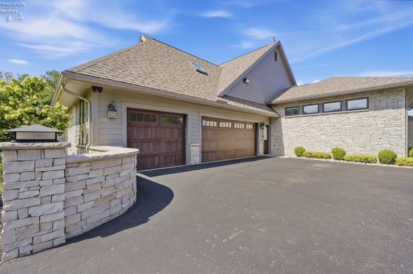2078 Driftwood Lane, Oregon, 43616, 4 Bedroom Bedrooms, ,4 BathroomBathrooms,Residential,For Sale,Driftwood,20263730