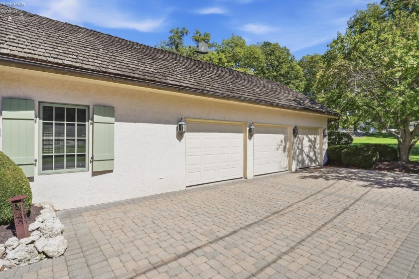 3941 Cliff Road, Port Clinton, 43452, 3 Bedroom Bedrooms, ,5 BathroomBathrooms,Residential,For Sale,Cliff,20263750