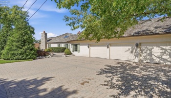 3941 Cliff Road, Port Clinton, 43452, 3 Bedroom Bedrooms, ,5 BathroomBathrooms,Residential,For Sale,Cliff,20263750