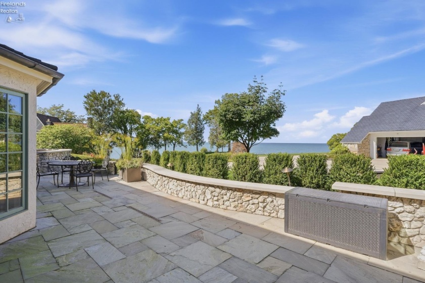 3941 Cliff Road, Port Clinton, 43452, 3 Bedroom Bedrooms, ,5 BathroomBathrooms,Residential,For Sale,Cliff,20263750