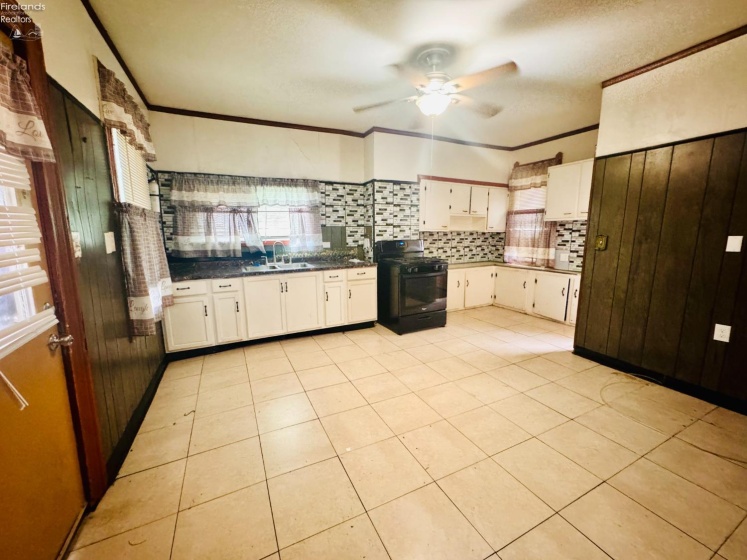 2301 Meyer Avenue, Cleveland, 44109, 3 Bedroom Bedrooms, ,2 BathroomBathrooms,Residential,For Sale,Meyer,20263671