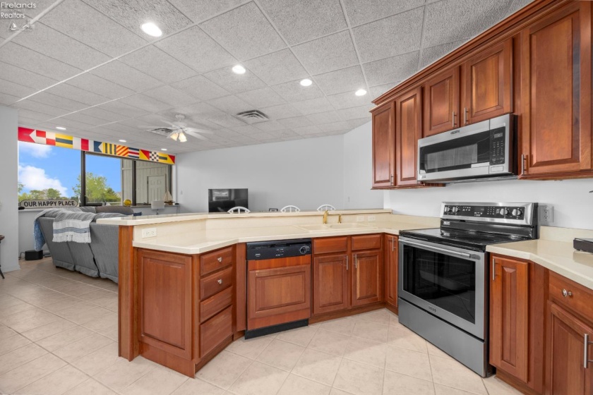 1556 Catawba Road, Port Clinton, 43452, 2 Bedroom Bedrooms, ,2 BathroomBathrooms,Residential,For Sale,Catawba,20263780