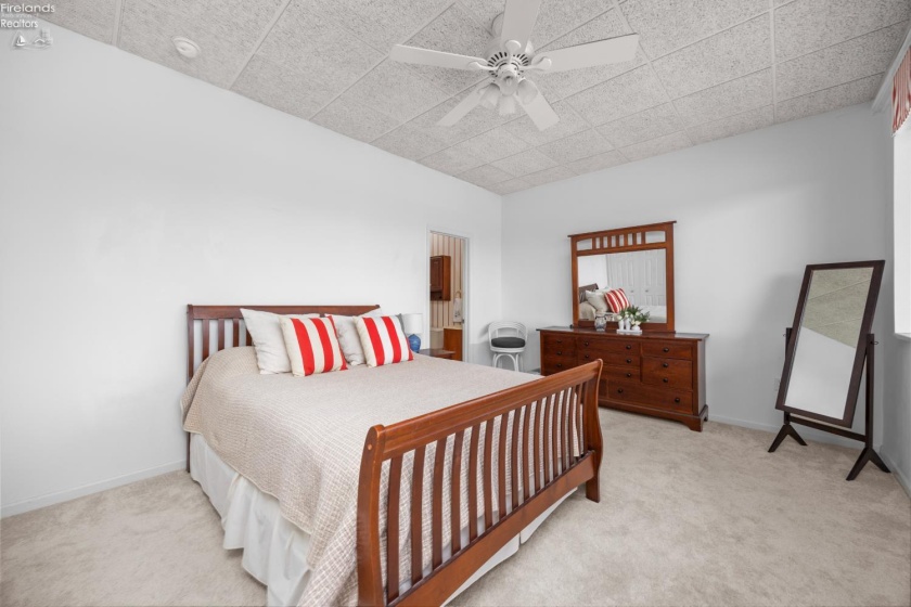 1556 Catawba Road, Port Clinton, 43452, 2 Bedroom Bedrooms, ,2 BathroomBathrooms,Residential,For Sale,Catawba,20263780