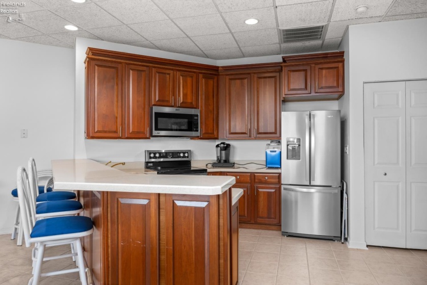 1556 Catawba Road, Port Clinton, 43452, 2 Bedroom Bedrooms, ,2 BathroomBathrooms,Residential,For Sale,Catawba,20263780