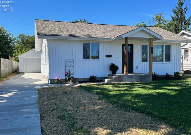 1044 Decatur, Vermilion, 44089, 3 Bedroom Bedrooms, ,2 BathroomBathrooms,Residential,For Sale,Decatur,20263778