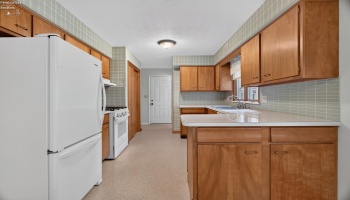 1593 Vermilion Road, Vermilion, 44089, ,2 BathroomBathrooms,Residential,For Sale,Vermilion,20263721
