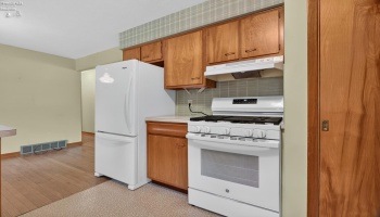 1593 Vermilion Road, Vermilion, 44089, ,2 BathroomBathrooms,Residential,For Sale,Vermilion,20263721