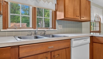 1593 Vermilion Road, Vermilion, 44089, ,2 BathroomBathrooms,Residential,For Sale,Vermilion,20263721