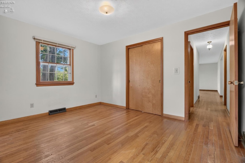 1593 Vermilion Road, Vermilion, 44089, ,2 BathroomBathrooms,Residential,For Sale,Vermilion,20263721