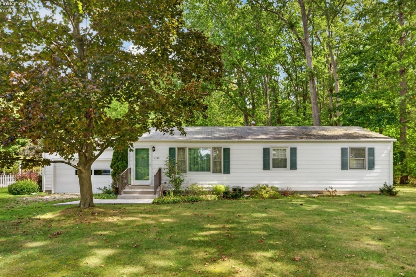 1593 Vermilion Road, Vermilion, 44089, ,2 BathroomBathrooms,Residential,For Sale,Vermilion,20263721