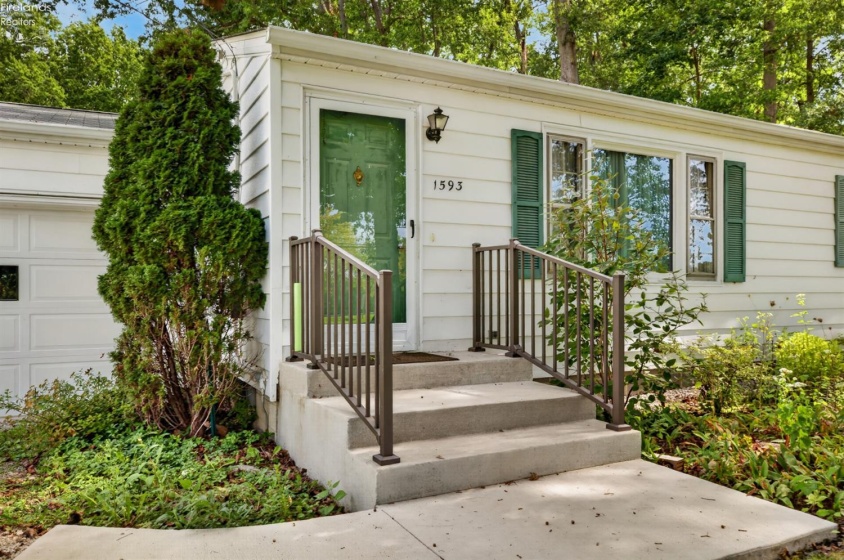 1593 Vermilion Road, Vermilion, 44089, ,2 BathroomBathrooms,Residential,For Sale,Vermilion,20263721