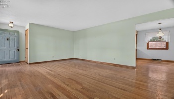 1593 Vermilion Road, Vermilion, 44089, ,2 BathroomBathrooms,Residential,For Sale,Vermilion,20263721