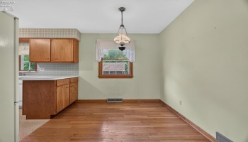 1593 Vermilion Road, Vermilion, 44089, ,2 BathroomBathrooms,Residential,For Sale,Vermilion,20263721