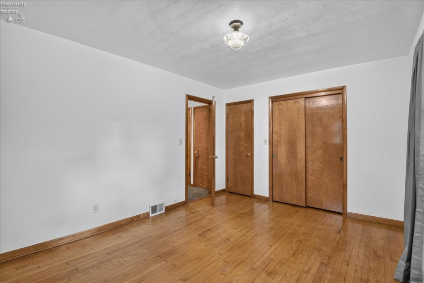241 Montrose, Wellington, 44090, 4 Bedroom Bedrooms, ,2 BathroomBathrooms,Residential,For Sale,Montrose,20263770