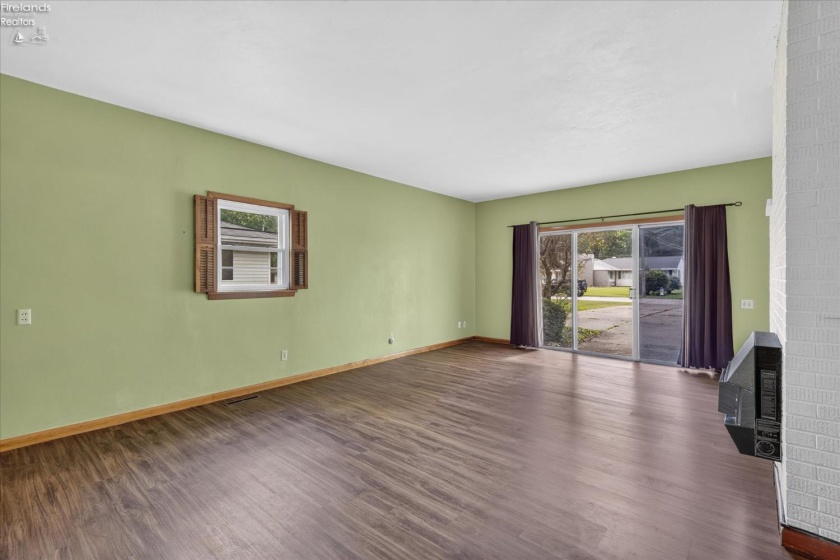 241 Montrose, Wellington, 44090, 4 Bedroom Bedrooms, ,2 BathroomBathrooms,Residential,For Sale,Montrose,20263770