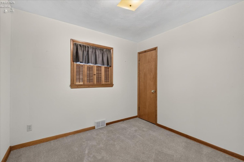 241 Montrose, Wellington, 44090, 4 Bedroom Bedrooms, ,2 BathroomBathrooms,Residential,For Sale,Montrose,20263770