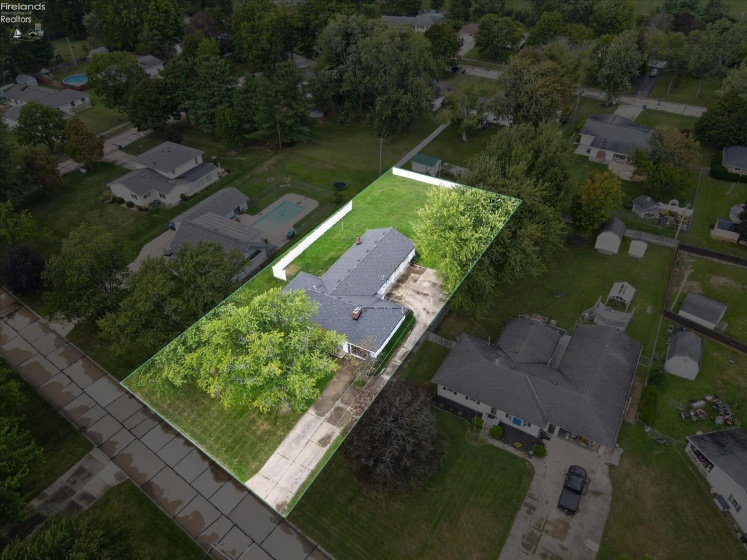241 Montrose, Wellington, 44090, 4 Bedroom Bedrooms, ,2 BathroomBathrooms,Residential,For Sale,Montrose,20263770