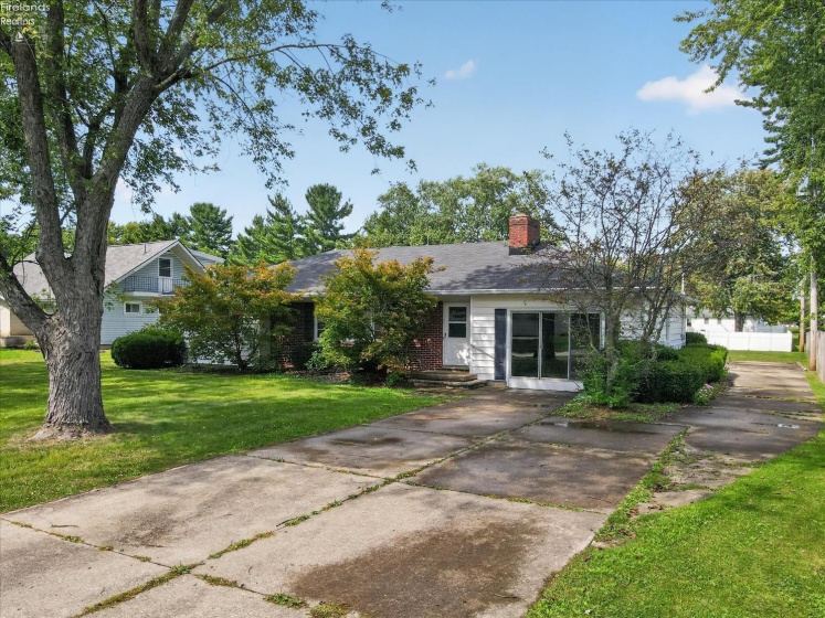 241 Montrose, Wellington, 44090, 4 Bedroom Bedrooms, ,2 BathroomBathrooms,Residential,For Sale,Montrose,20263770
