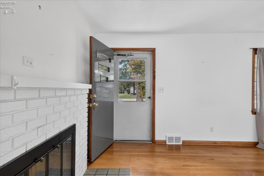 241 Montrose, Wellington, 44090, 4 Bedroom Bedrooms, ,2 BathroomBathrooms,Residential,For Sale,Montrose,20263770
